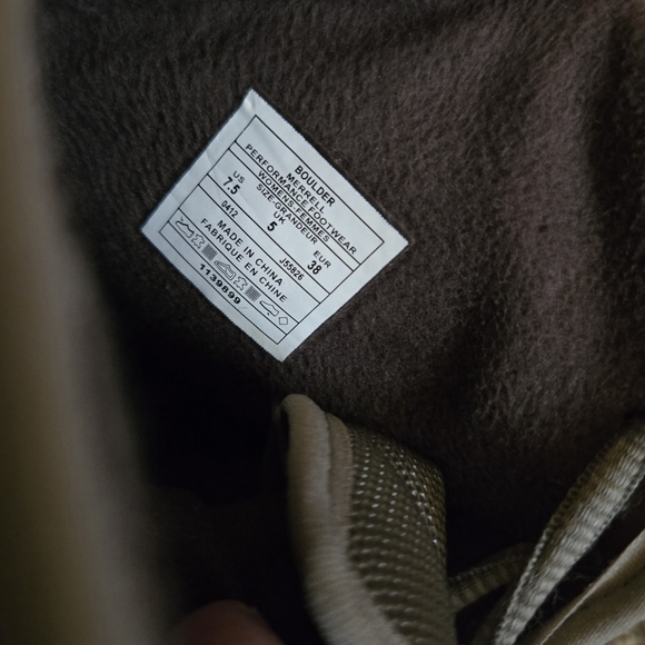 Merrell 'Boulder' Cycletread Leather Hiking Boots - Picture 9 of 10